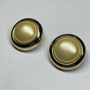 Vintage Gold Tone?Clip On Earrings